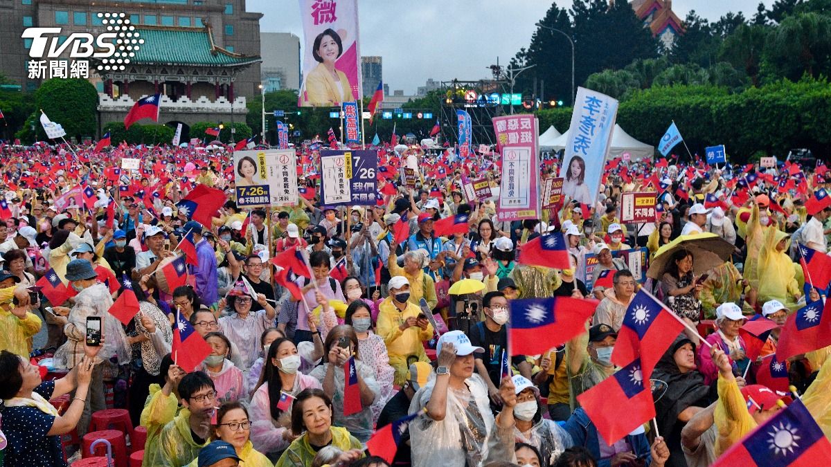 韓國瑜登台!藍「不同意罷免」選前之夜 現場喊出破10萬人