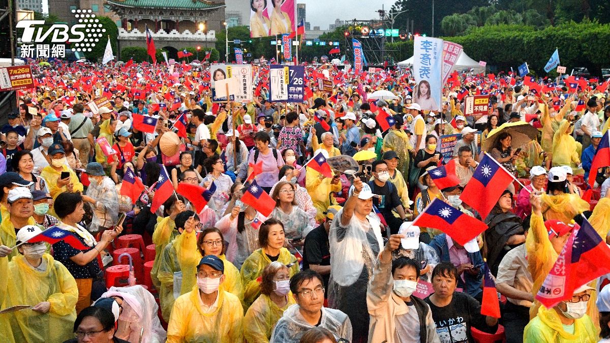 國民黨「不同意罷免」選前之夜登場。（圖／胡瑞麒攝）