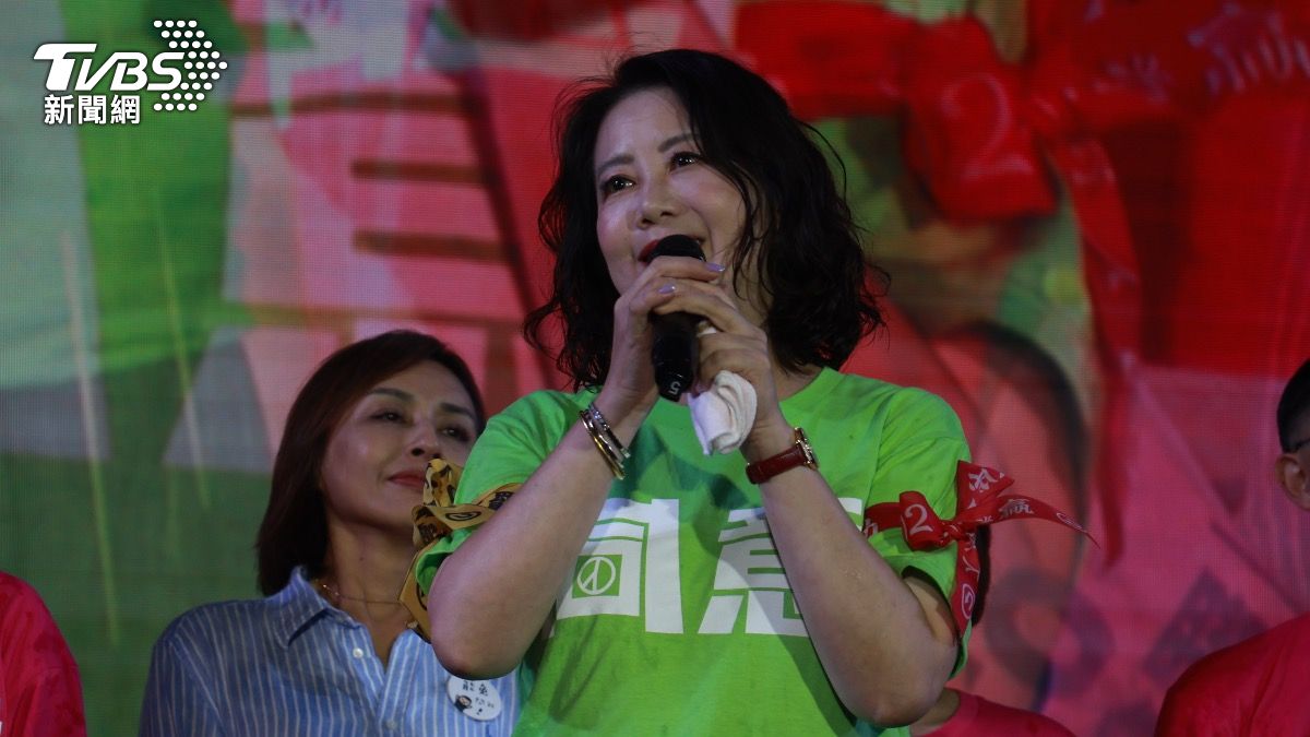 坦言民進黨不夠好! 吳思瑤哭了:不會忘記大家為民主聖戰流下的淚水