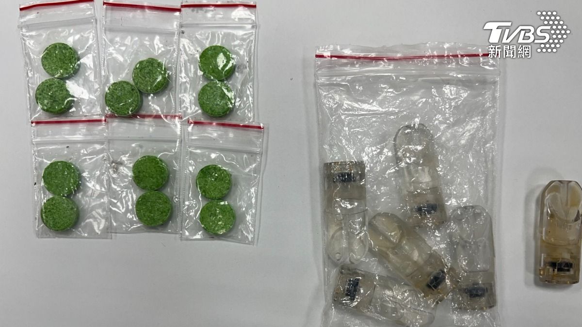警方在廖男車上發現毒品。(圖/TVBS)