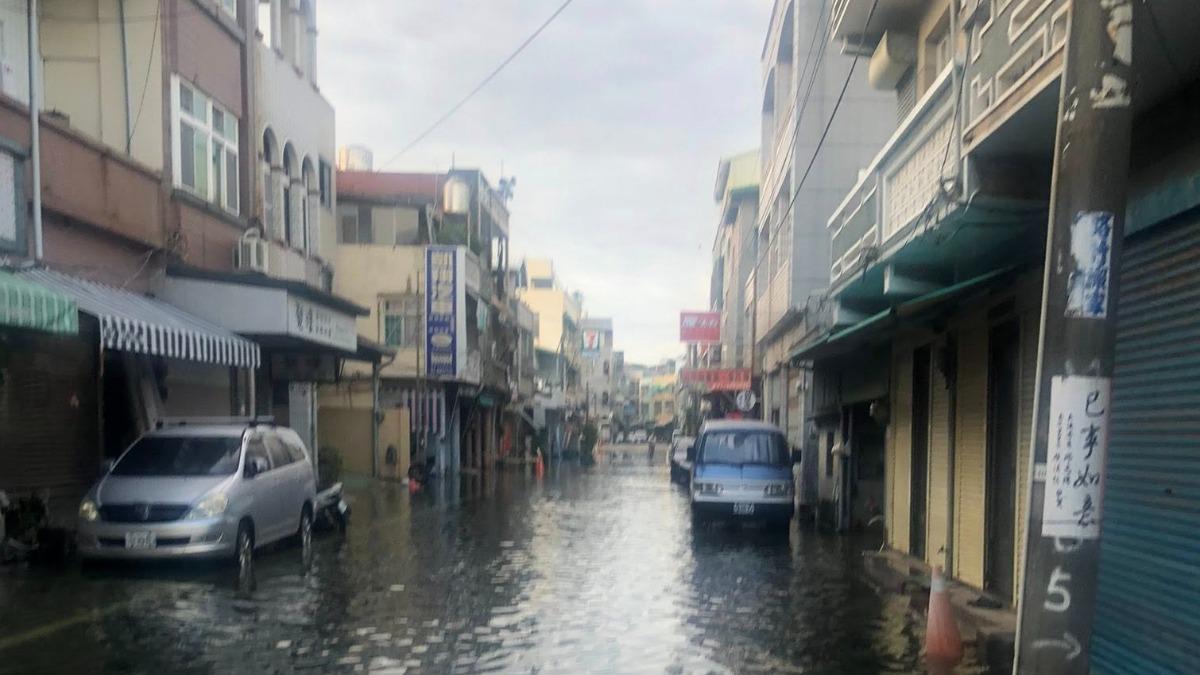 高雄大晴天淹水10cm民眾怒 市府:將向中央爭取經費