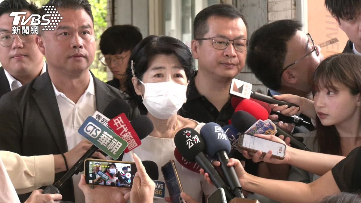 沒柯文哲相伴!陳佩琪沮喪含淚:他投票影響執政黨利益