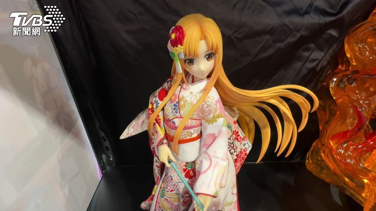 5萬炎柱、亞絲娜公仔開抽！電玩玩具展擠爆。（圖／TVBS）
