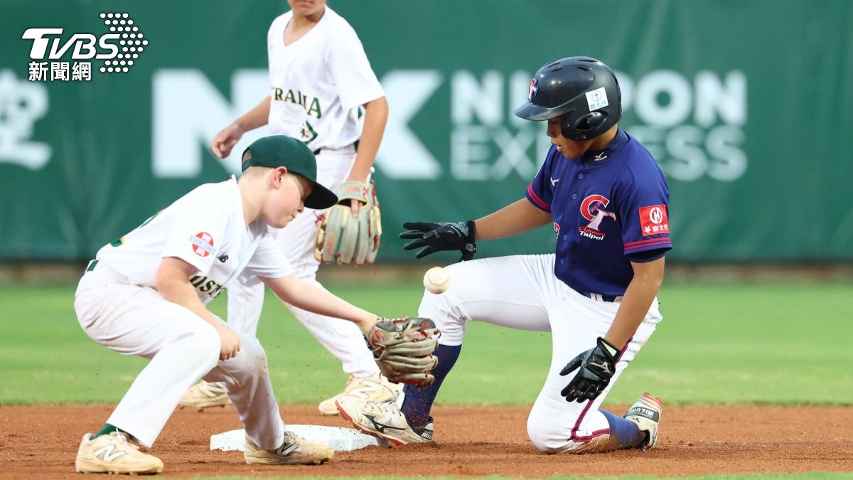 中華隊全場跑出9次盜壘成功，以13比0扣倒澳洲拿下2連勝。（圖／中央社）