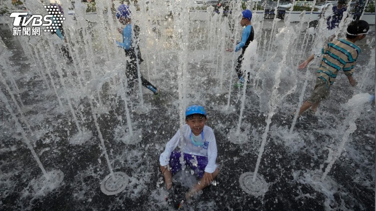 南韓酷暑！首爾出現37.1℃高溫。(圖／達志影像美聯社)
