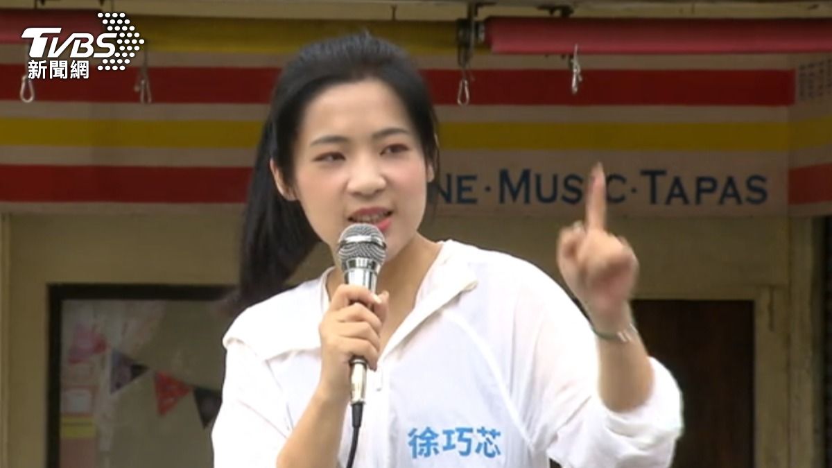 726大罷免投票隔天，國民黨立委徐巧芯車掃謝票。(圖/TVBS)