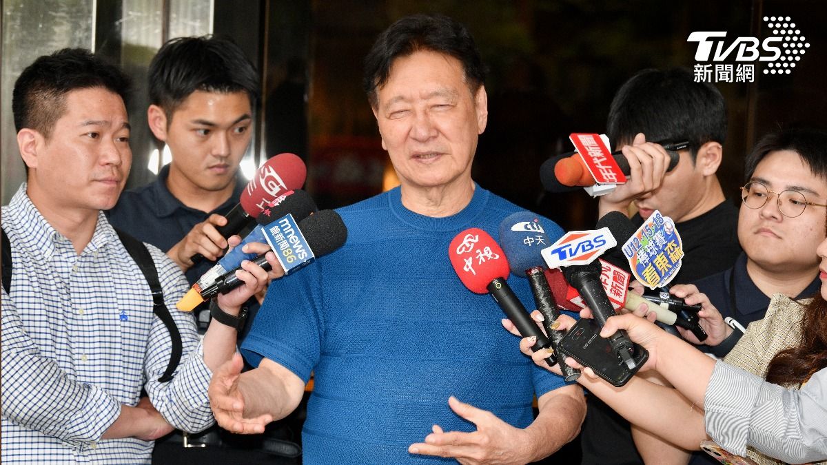 挺罷方崩潰改「我愛我那小小多山的國家」金句 趙少康:被洗腦