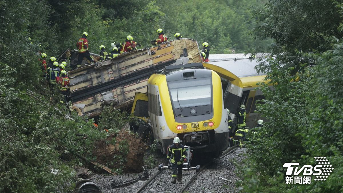 德國火車脫軌畫面曝!至少3死50傷 疑暴雨土石流釀禍