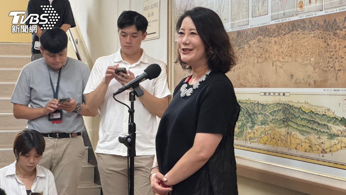 黃國昌表態選新北市長 吳思瑤笑:要頭疼的是國民黨