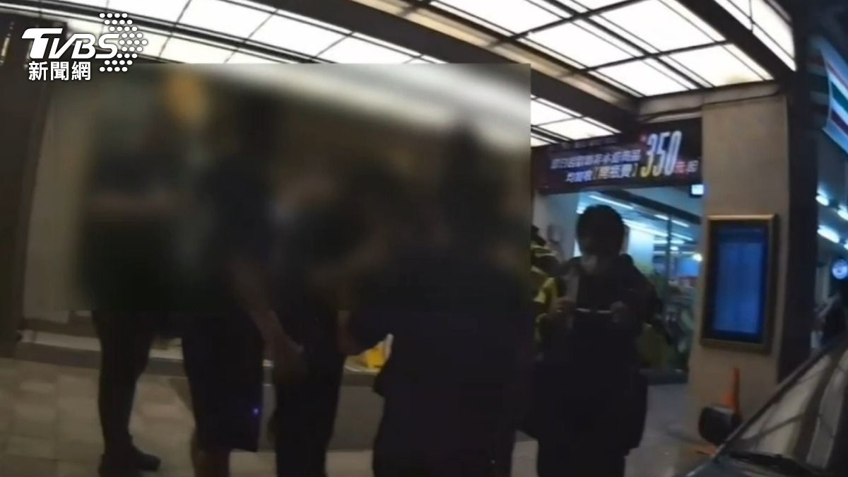 男子前往KTV討債,開槍掃射路人無辜中彈。(圖/TVBS)