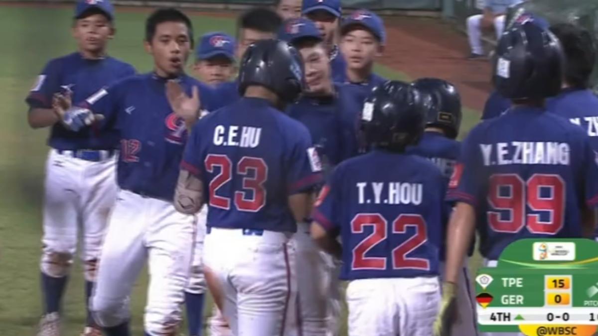 U12台灣小將超強,17:0扣倒德國晉級複賽。(圖/翻攝緯來體育台)