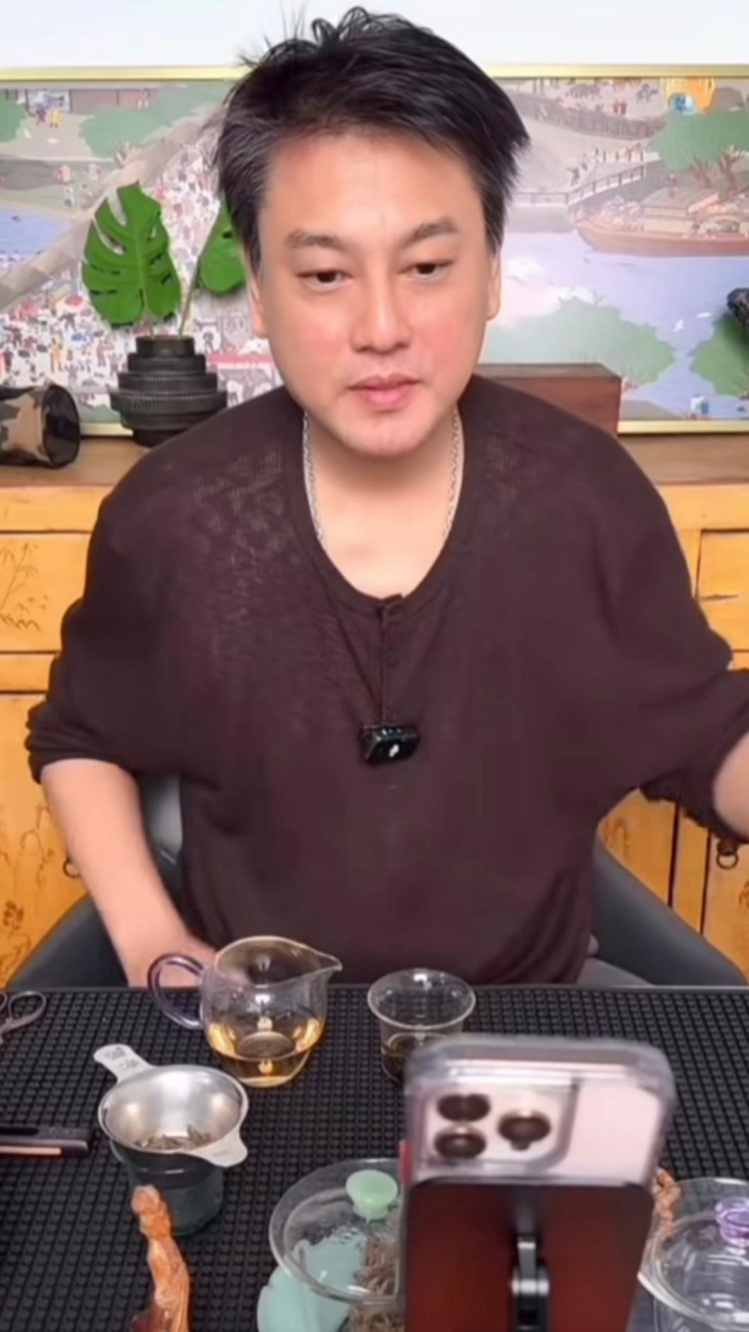 朱孝天透過直播還原刪明道好友始末。（圖／翻攝自微博）