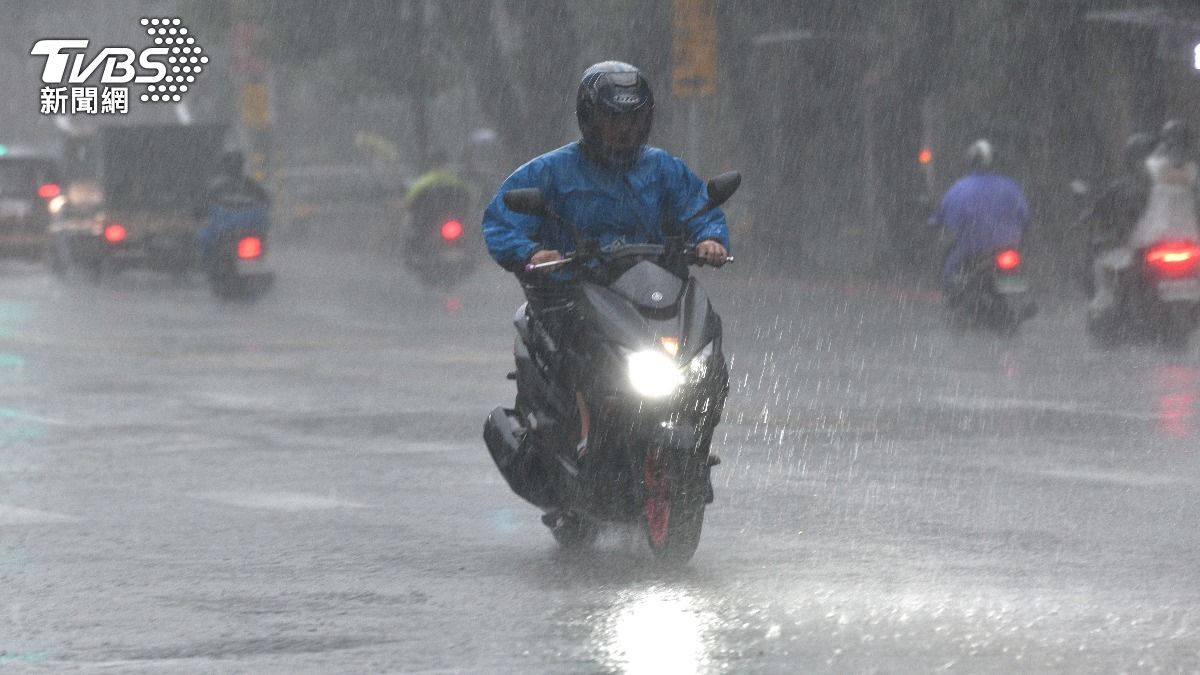 天氣/大雨還沒完!雨彈狂轟北中南 專家示警:這天前都高風險