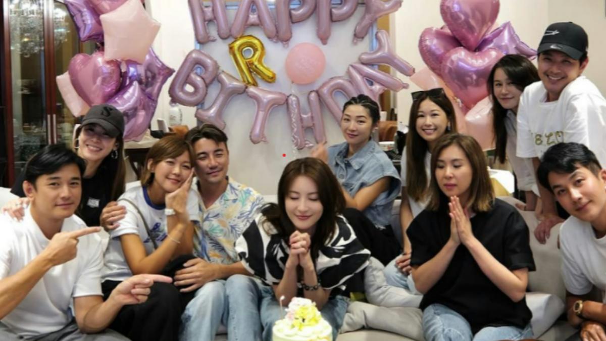 香港視后擺脫破產疑雲　牽手老公甜蜜慶祝結婚10周年