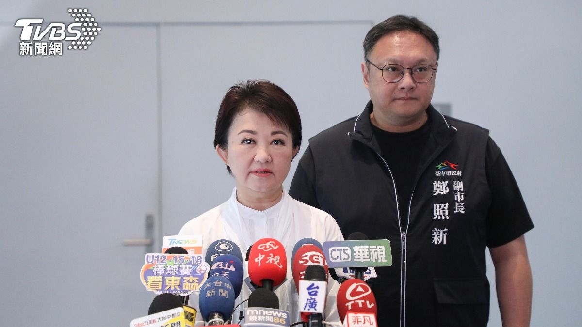 王義川酸盧秀燕用2400元粉底液 她怒:有男性政治人物被問髮型嗎?