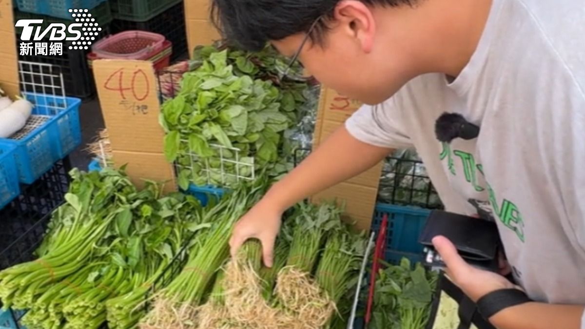 有感外食費上漲，三餐自己煮，能省則省。（圖／ＴＶＢＳ）