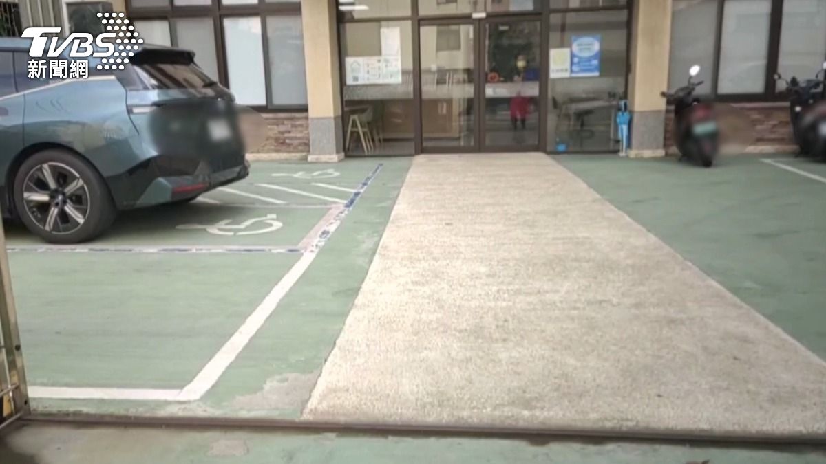 護理之家僅回應「最近換了新的外籍看護」，讓家屬難以接受 。(圖／當事人提供)