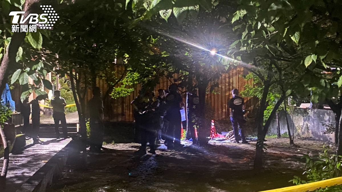 新北市新莊警方公布特徵,箱屍案死者雙腳萎縮,疑似是身障人士。 (圖/TVBS)