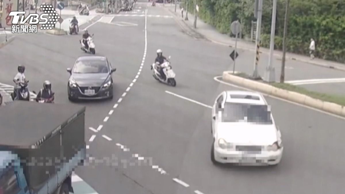 通緝犯街頭大逃亡!警方4小時內逮人歸案。(圖/TVBS)