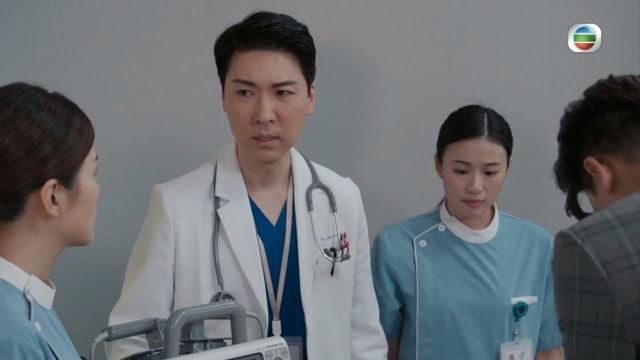 郭田葰24歲時正式成為醫生,回港後多次在電視劇中出演醫生角色。(圖/翻攝自《星空下的仁醫》)