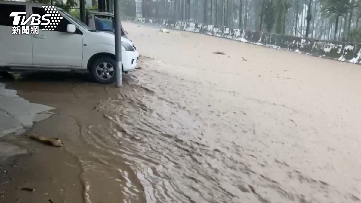 快訊/嘉義大雨狂炸!山區道路中斷「土石泥流狂瀉」慘況曝