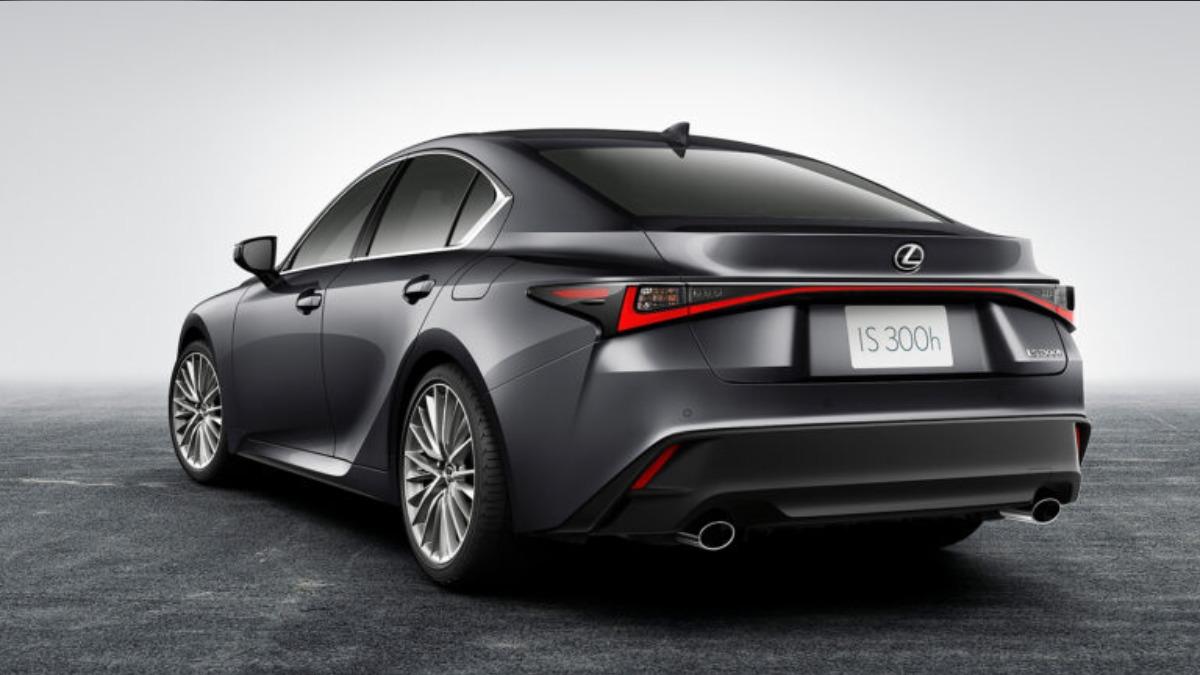 IS 300h後驅車型是目前台灣市場IS車系銷售主力。(圖/Lexus提供)