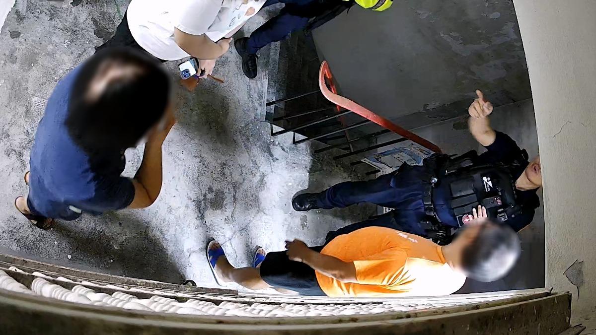 獨/恐怖惡鄰?頂樓申請加裝雨遮遭鄰拒 房東房客還頻被騷擾
