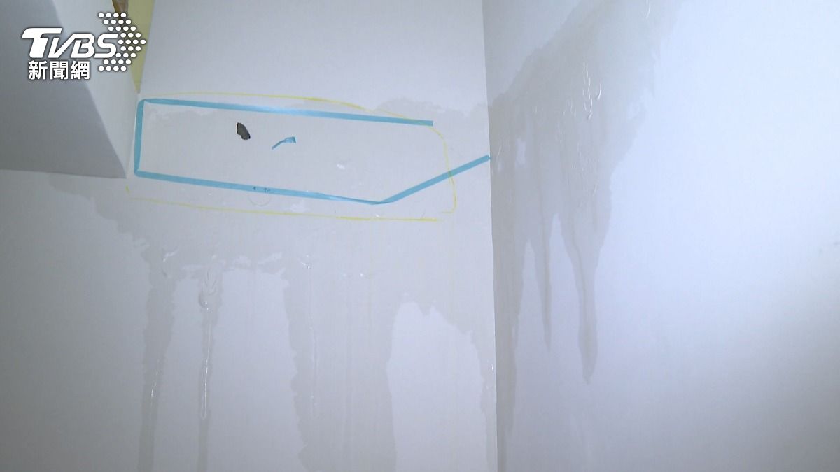 近3千萬買新電梯別墅卻漏水 建商回:問題本來就會越來越多。(圖/TVBS)