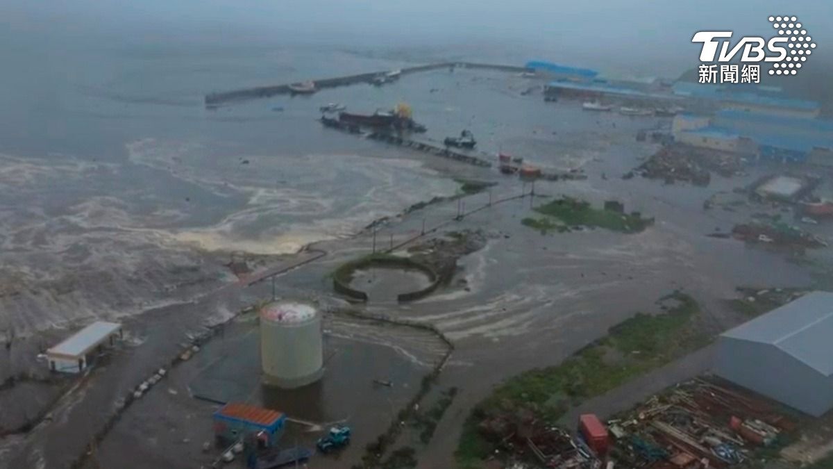 俄羅斯遠東地區堪察加半島發生規模8.8強震,沿岸城鎮遭海嘯淹沒 (圖/達志影像美聯社)