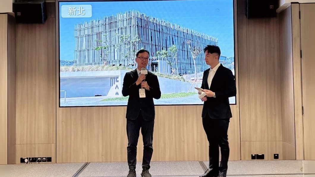 新北市觀旅局局長楊宗珉於新加坡推介會介紹新北市必訪景點與特色玩法。