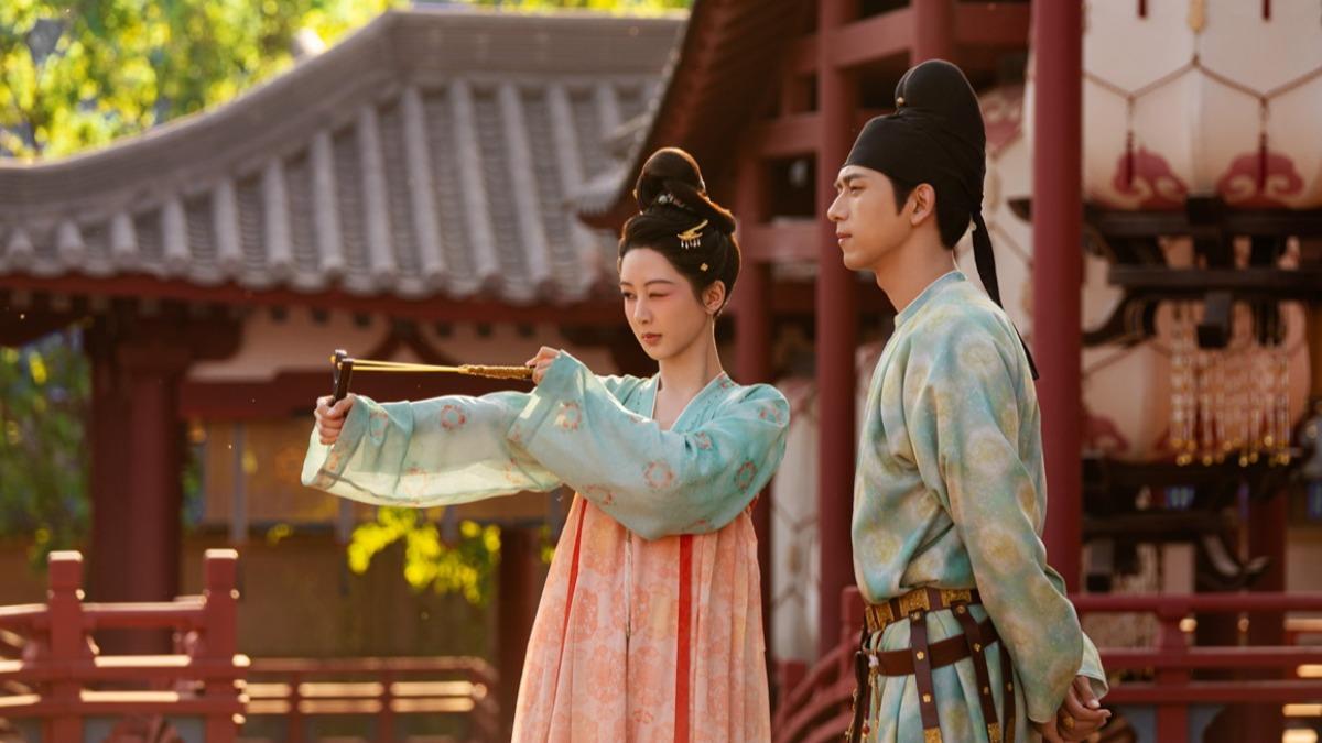 《國色芳華》播放量破10億!李現二搭楊紫 大讚:專業又漂亮