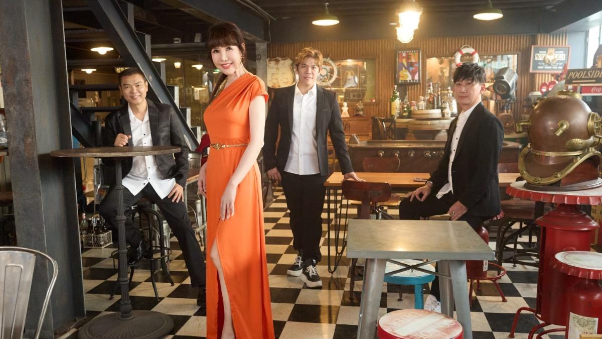 嬛嬛跟「癡心三王子」。(圖/好幸福歌友會提供)