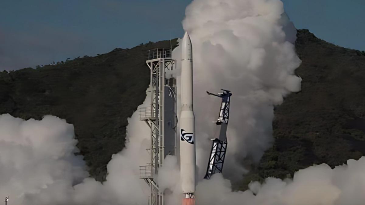 澳洲發射首枚本土火箭,沒想到升空僅14秒就墜毀。 (圖/翻攝Gilmour Space Technologies)