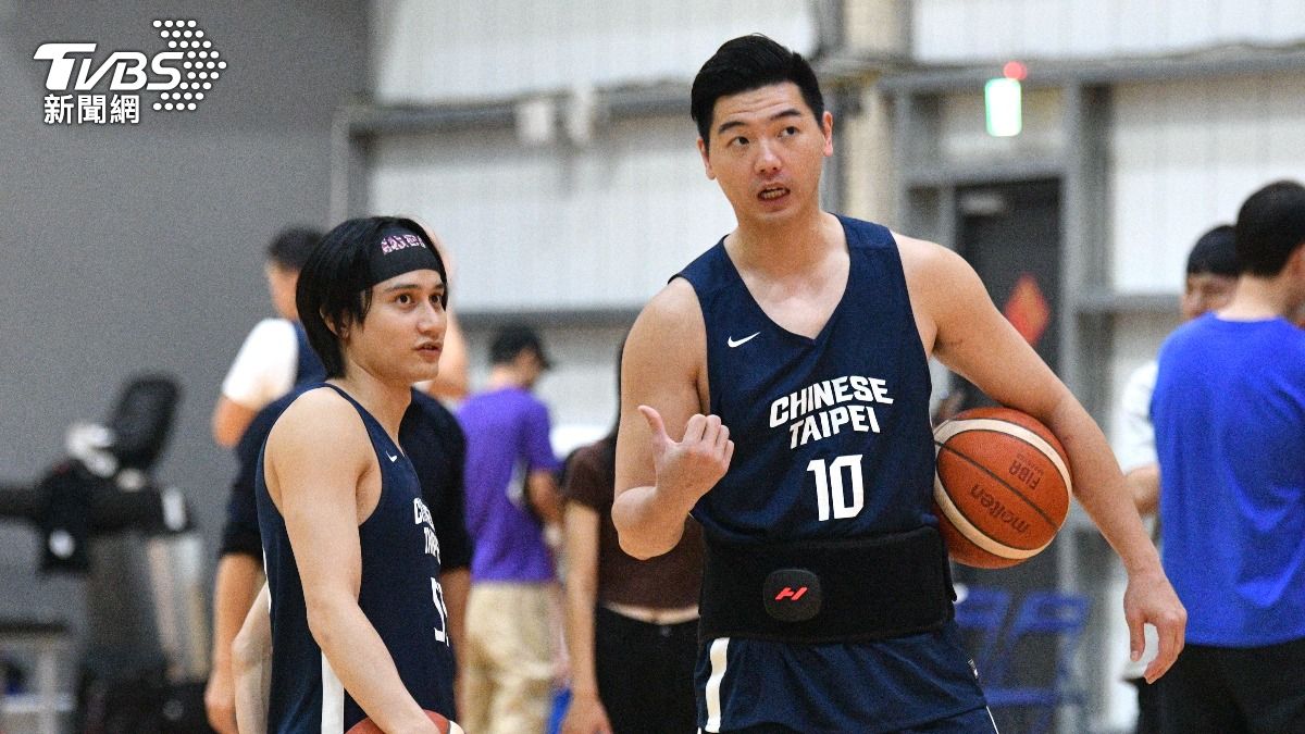 中華男籃成員高錦瑋、胡瓏貿。(圖/胡瑞麒攝)