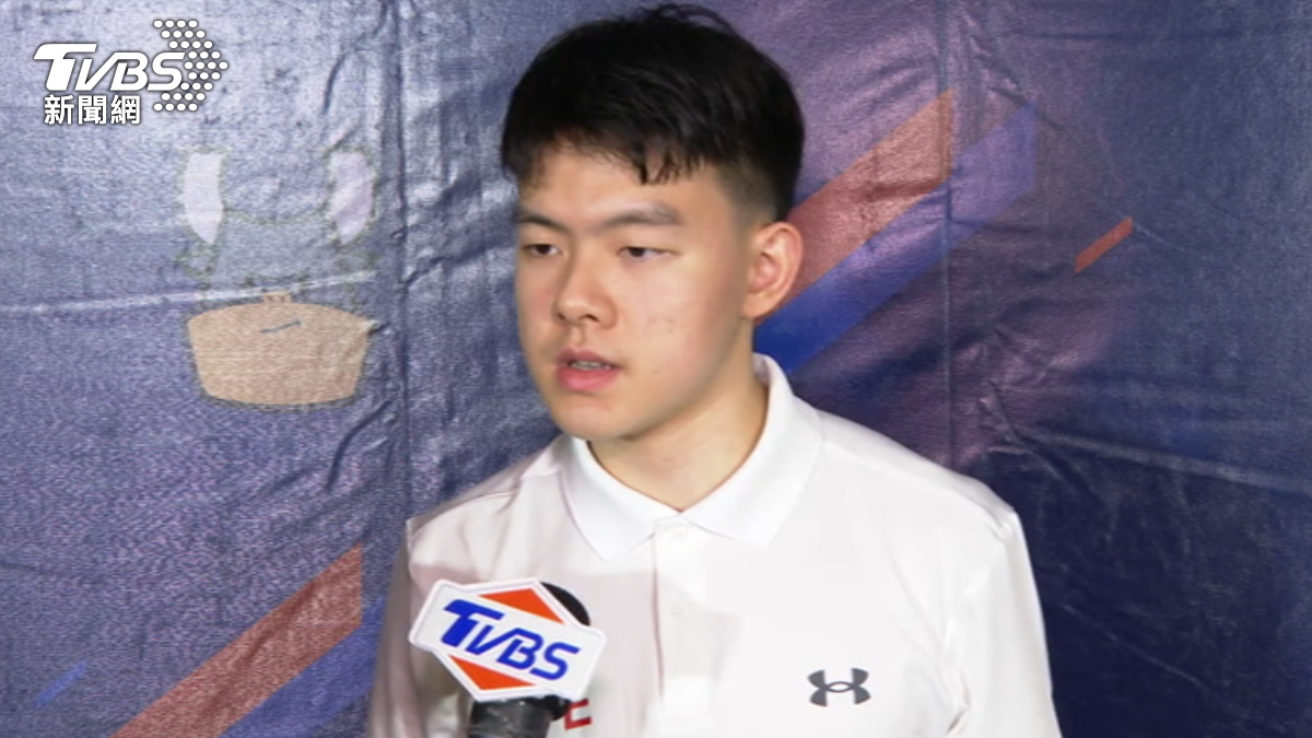 世大運桌球男單止步八強,高承睿靠做蛋糕找平靜。(圖/TVBS)