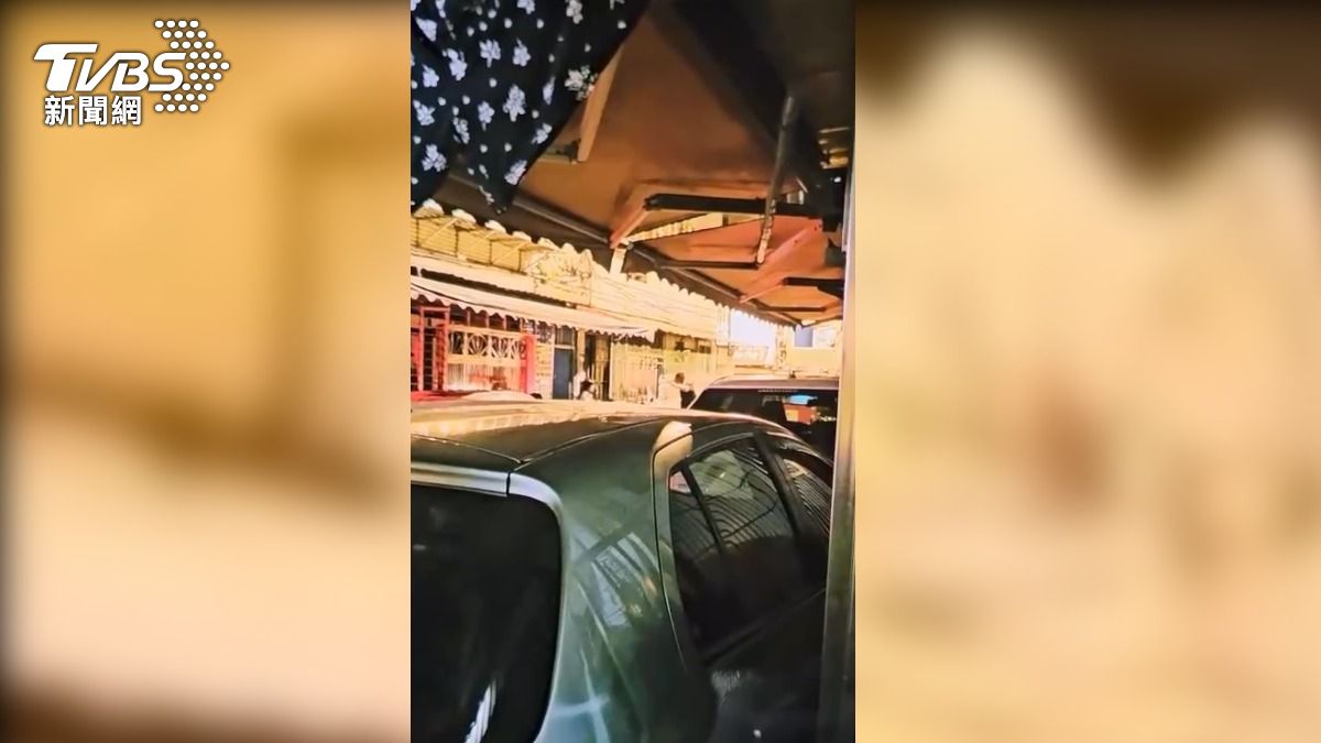 計程車司機跟女乘客起衝突。(圖/TVBS)