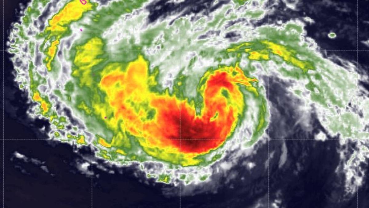 天氣/颱風北上了!「10縣市」大炸雨 水氣猛衝台灣