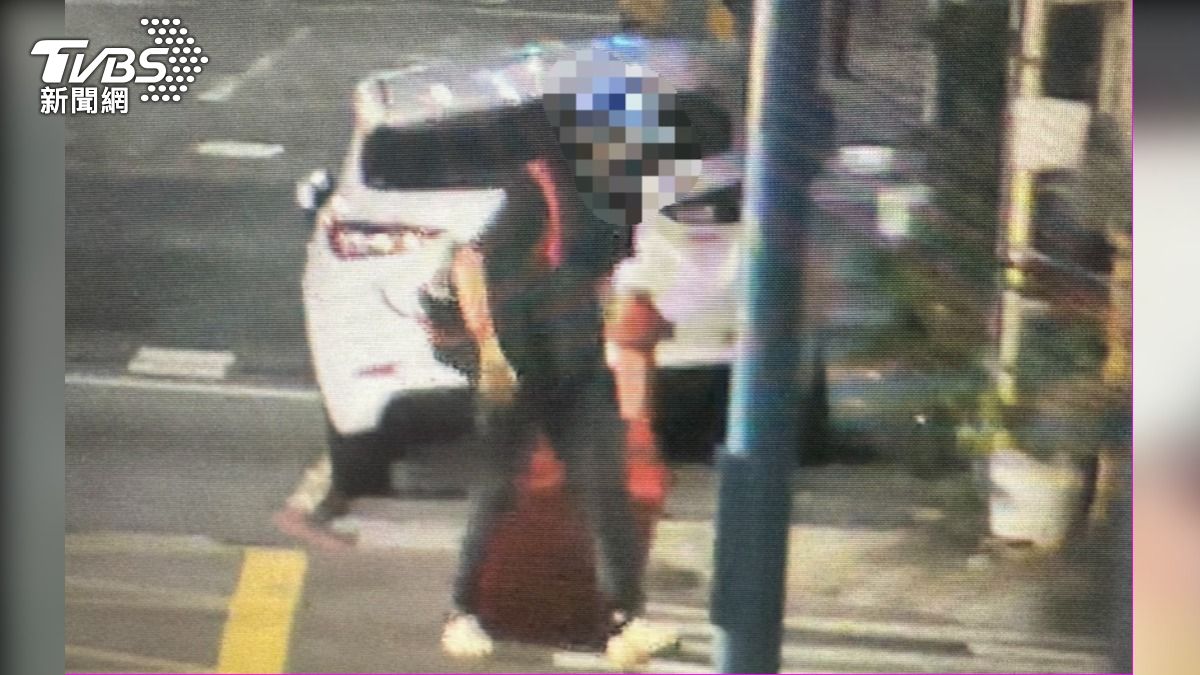 新北市警察局鷹眼小組出動10名成員，回溯周邊22天的監視器畫面，鎖定陳男涉有重嫌。（圖／TVBS）