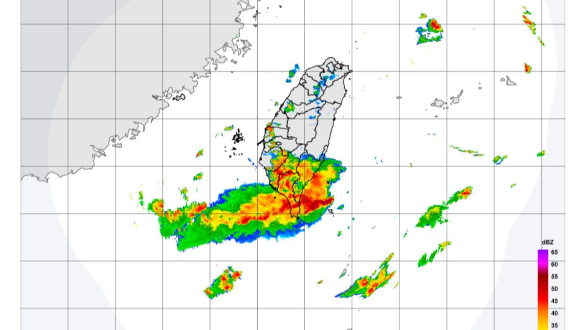 鄭明典指出，「上風方向條狀回波」是一種容易致災的特徵。(圖／翻攝氣象署）