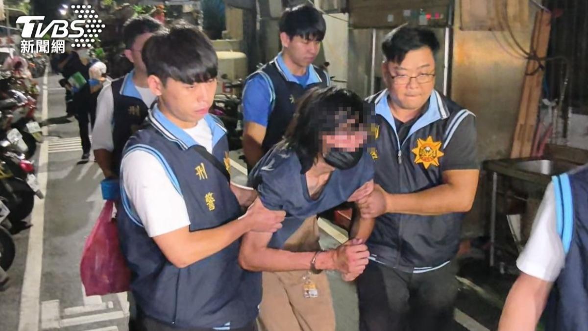 警方前往住處拘提陳男。(圖/TVBS)