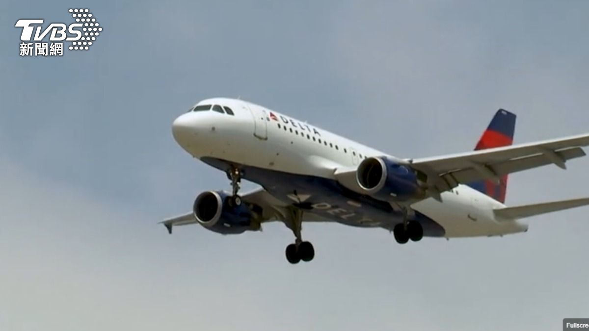 美國達美航空一架客機，在飛往荷蘭阿姆斯特丹途中遇上亂流，25名乘客受傷。(圖／達志影像路透社)