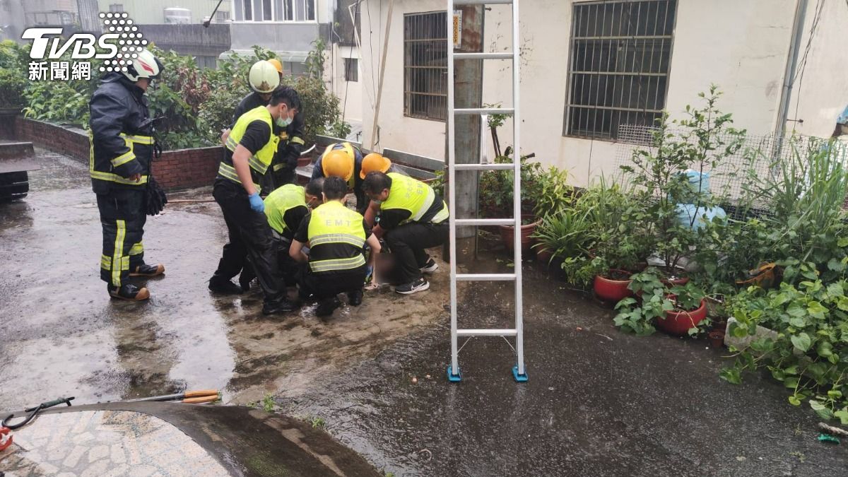 快訊／台電承包商作業遇強降雨觸電「掛在電桿上」搶救不治