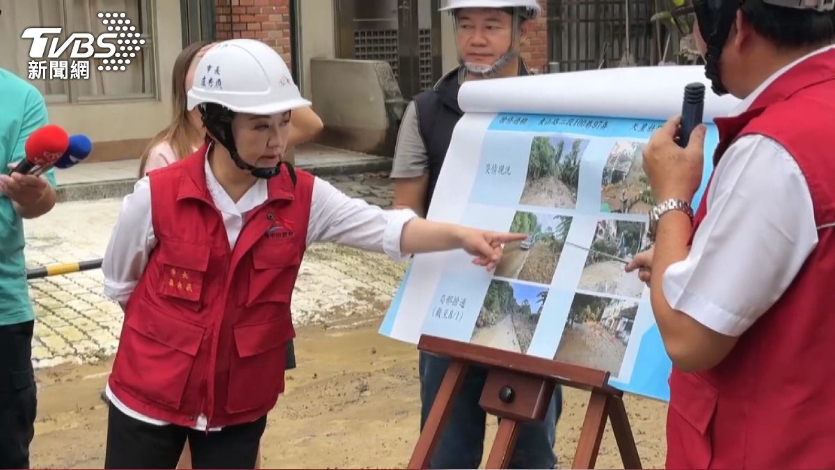 台中市長盧秀燕前往現場勘災。(圖/TVBS)