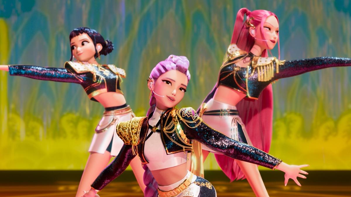 《Kpop 獵魔女團》的歌曲引發翻唱風潮。(圖/NETFLIX提供)