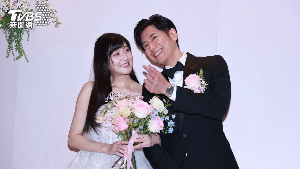林逸欣深情望向老公Tony。(圖／黃城碩攝）
