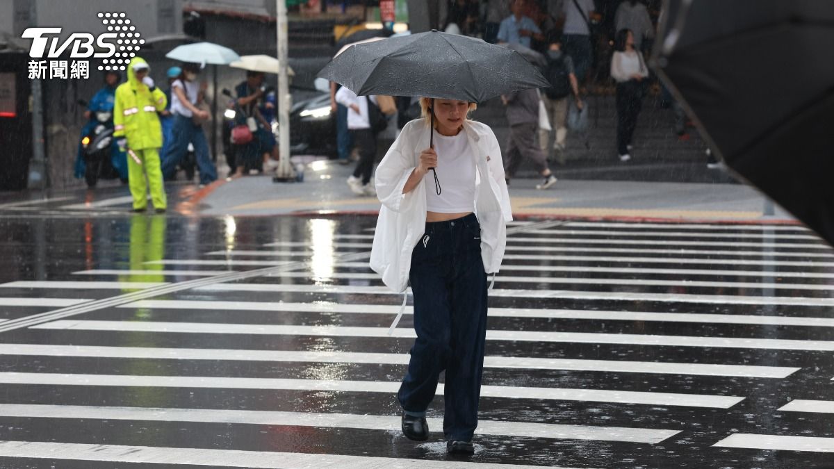 天氣／準颱風白鹿挾雨彈！「紫爆雨往北擴大」狂轟　全台連下3天