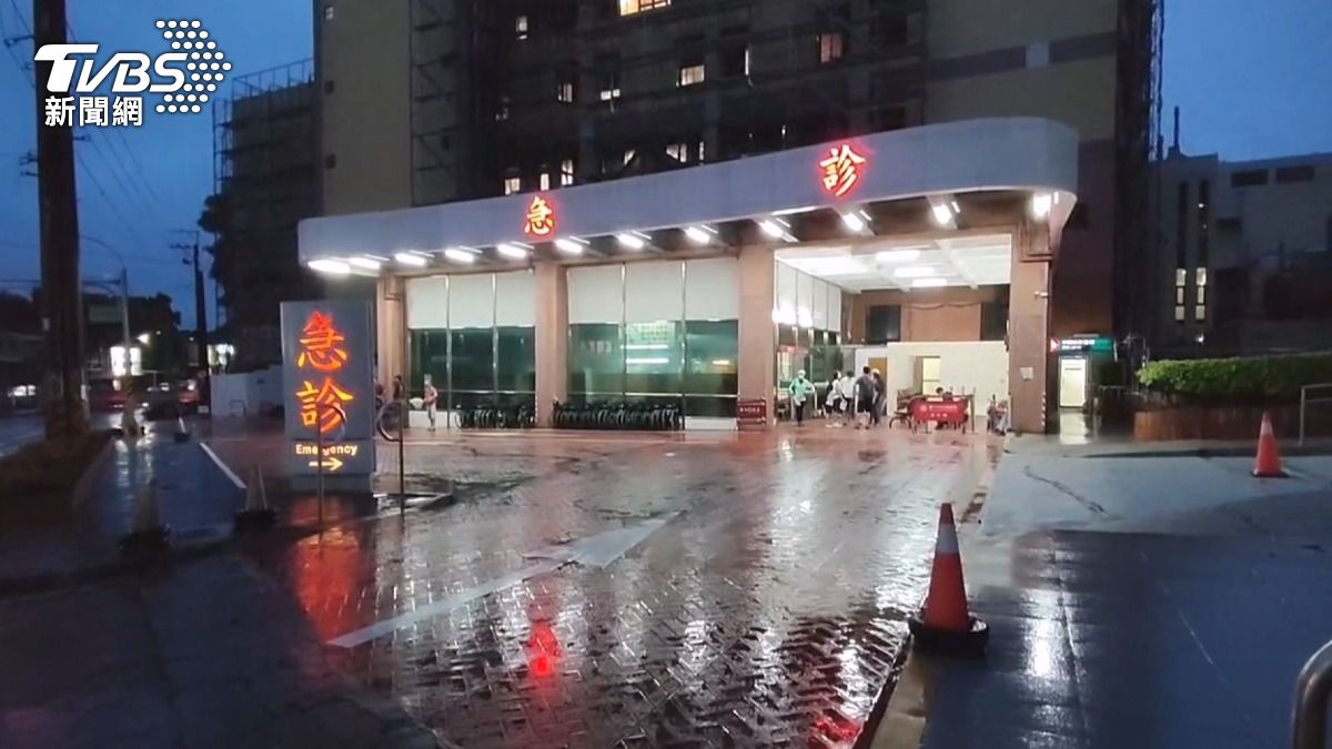 恐怖鄰居!男潑「硫酸」燒傷22%。(圖/TVBS)