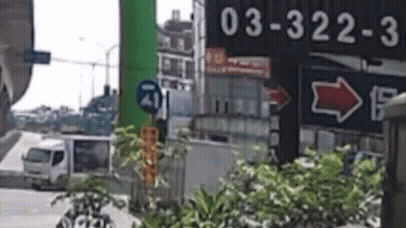 遊覽車司機右轉時撞上女騎士，還倒車輾壓。（圖／家屬授權提供）