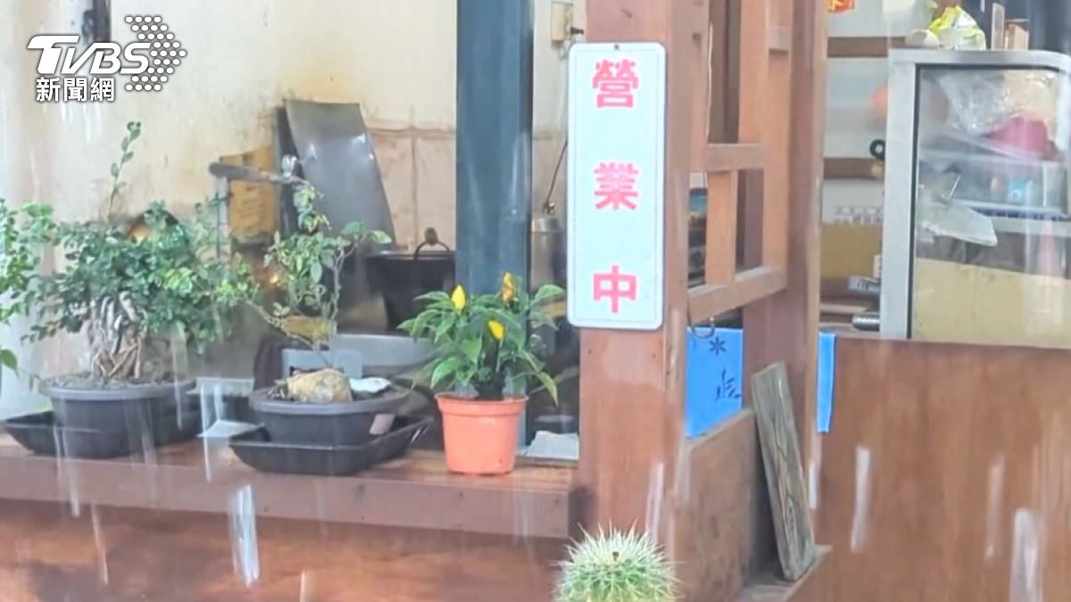 淨空令惹民怨,高雄寶來溫泉區居民抗議「缺配套」,市府急修政策。(圖/TVBS)