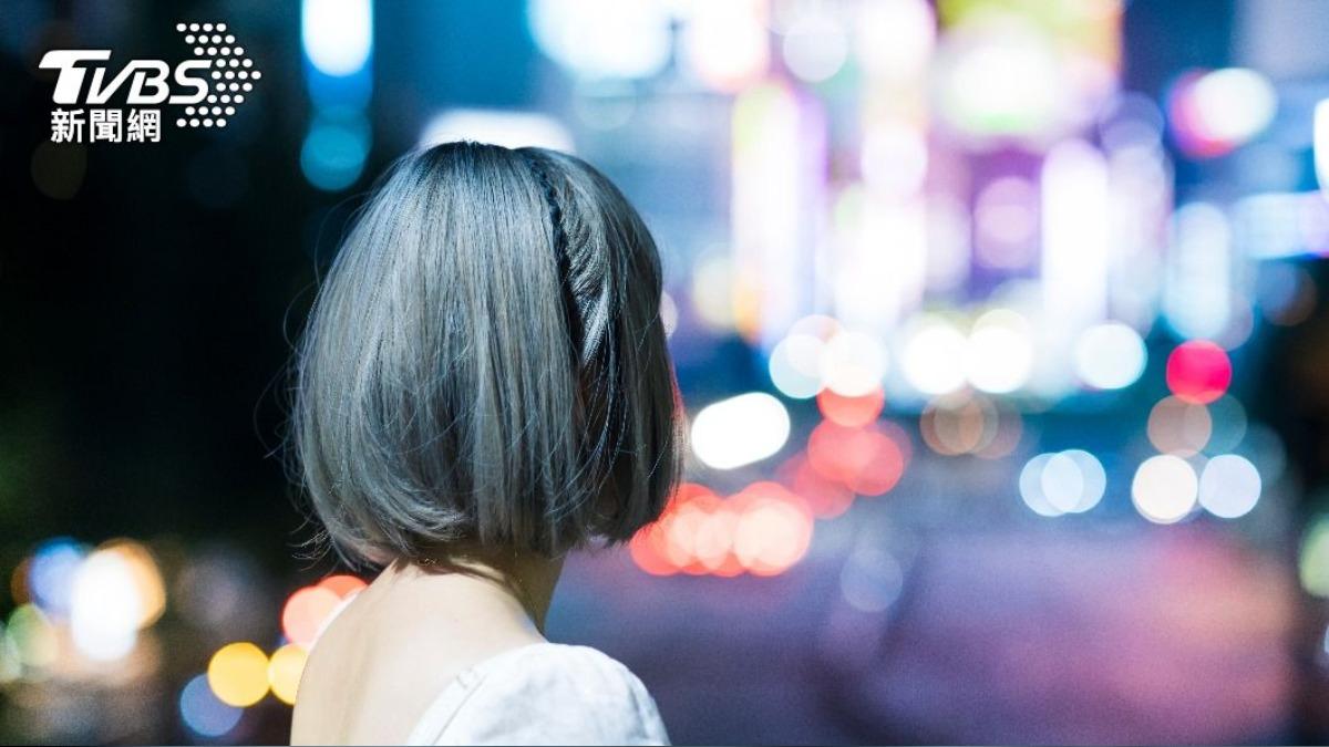 北海道32歲女凌晨「全裸怪叫」遭警壓制　她突倒地暴斃